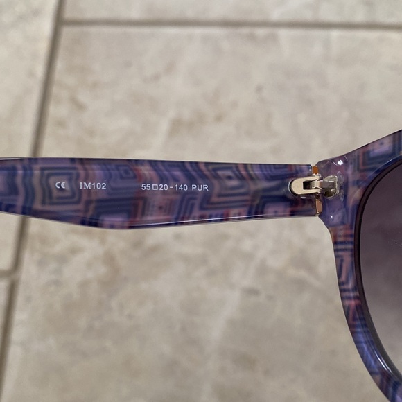 Moda International Dark Purple Sunglasses & Hard Shell Case - Picture 7 of 14